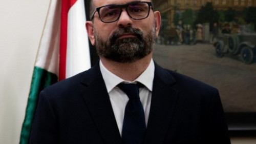 HA9cC84bIAACuX3.jpg
