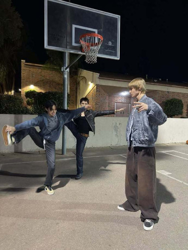 008JhwSKgy1ia81xg22izj30u01400wl.jpg
