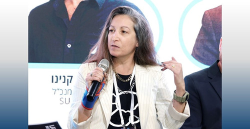 מיקי לוינישטיין אלסטיק 1.jpg