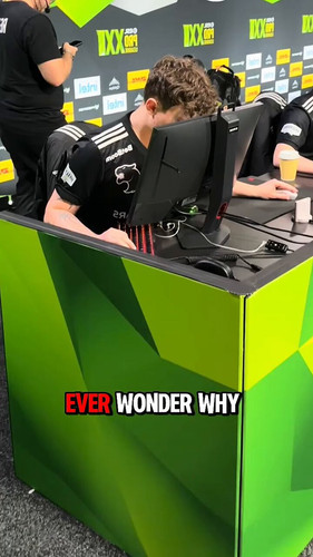 HoahMCcg3ZPfgSsW.jpg