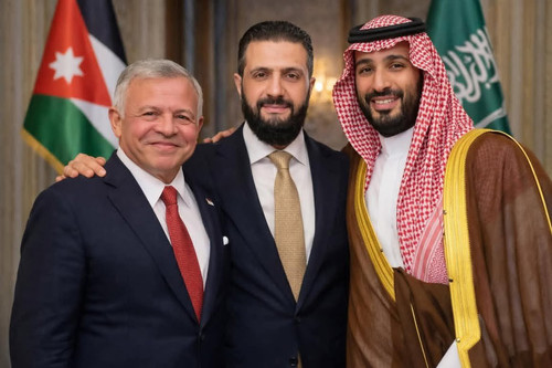 HA6GnZ0WAAEsAwY.jpg