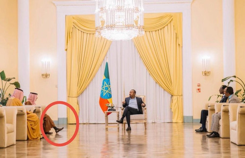 HA8 JaJbsAIopI5.jpg