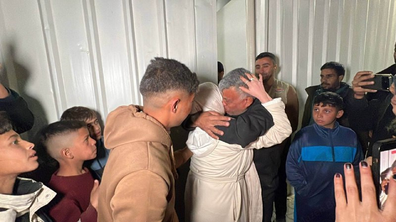 لحظات مؤثرة.. صور لوصول الدفعة الثامنة من العائدين إلى قطاع غزة، عبر معبر رفح....