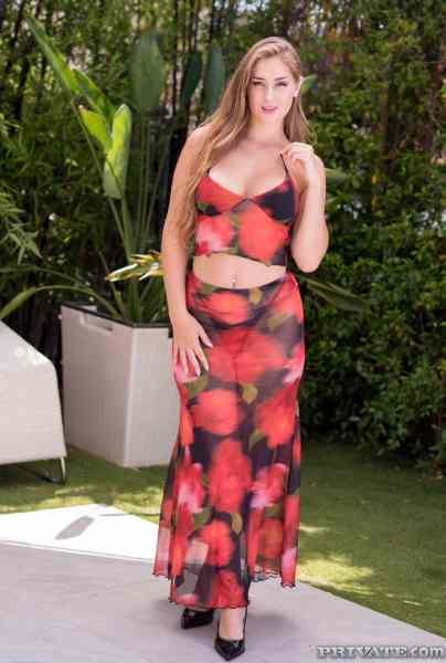 Ámbar Lapiedra’s debut (2026) Uncut English Hot Short Film | WEB-DL X264 1080p Download