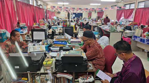 photo 6159167610424069440 y.jpg