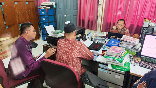 photo 6159167610424069438 y.jpg