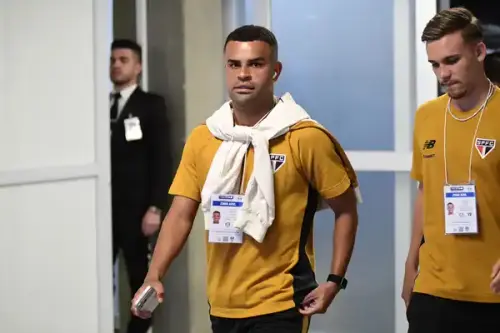 Alisson desabafa nas redes sociais após queda de Crespo no São Paulo