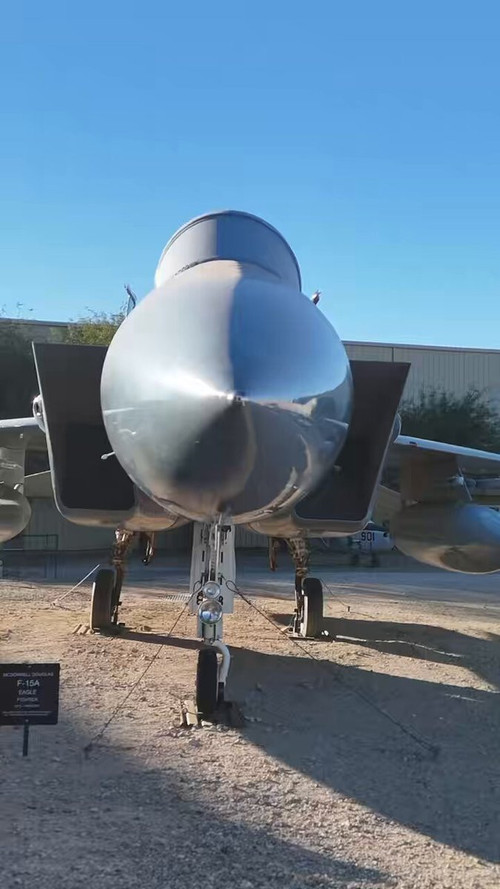 bn YNajPaaWGb8DN.jpg