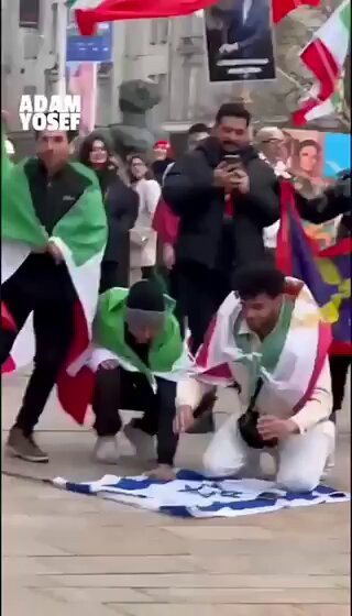 l hHDMU0Zlm chwA.jpg