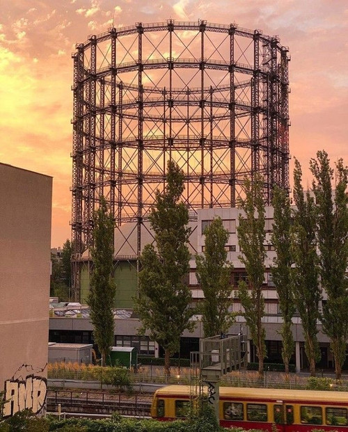 HC ETnWwAETYPO?format=jpg.jpg