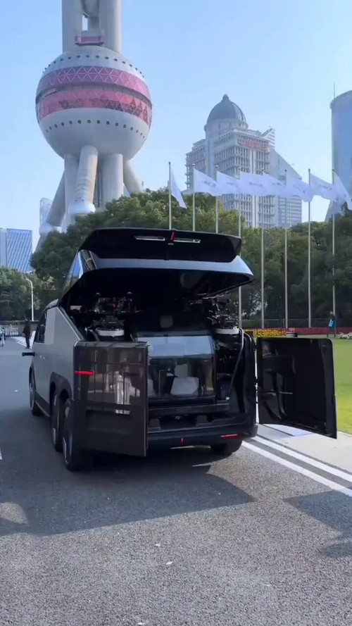 eMa9qR1 n SuvQN2.jpg