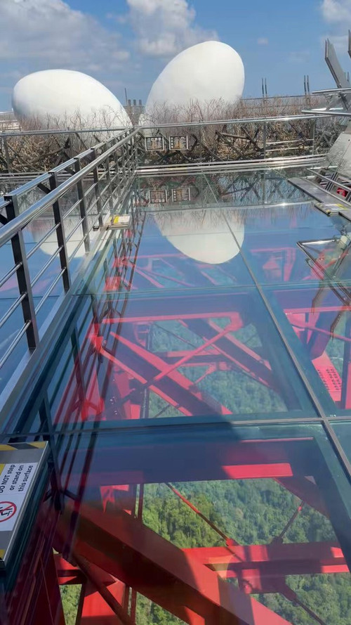 L a x5eleofOTL r.jpg