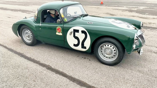 kdjDUxN8FH uX5yk.jpg