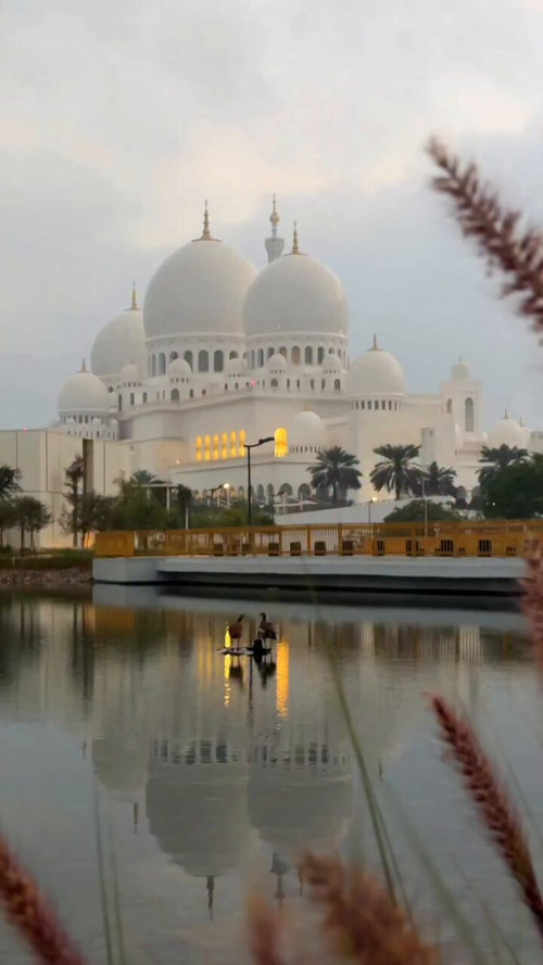 mezxa YpXBUwJ4YA.jpg