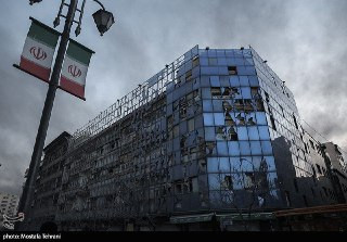 آثار العدوان الأمريكي الإسرائيلي على محيط ميدان الثورة في إيران....