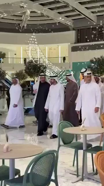 VLLViqGZoUaBCWks.jpg