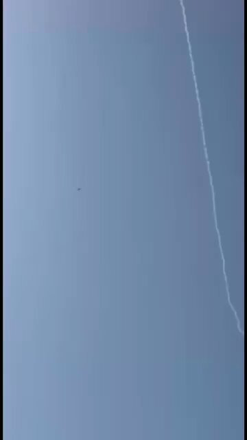Il2KV8rjaqZWtg1r.jpg