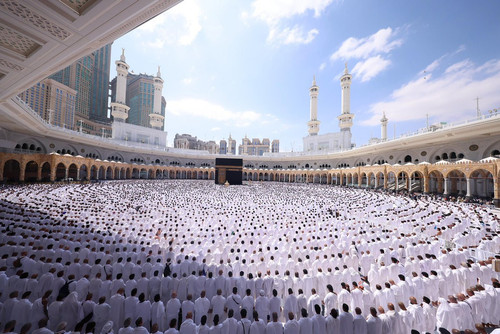 HCbEF4eaQAAH90R.jpg