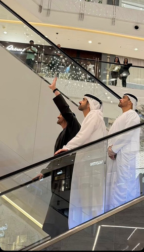 HCbKWaQa8AAvYJc.jpg