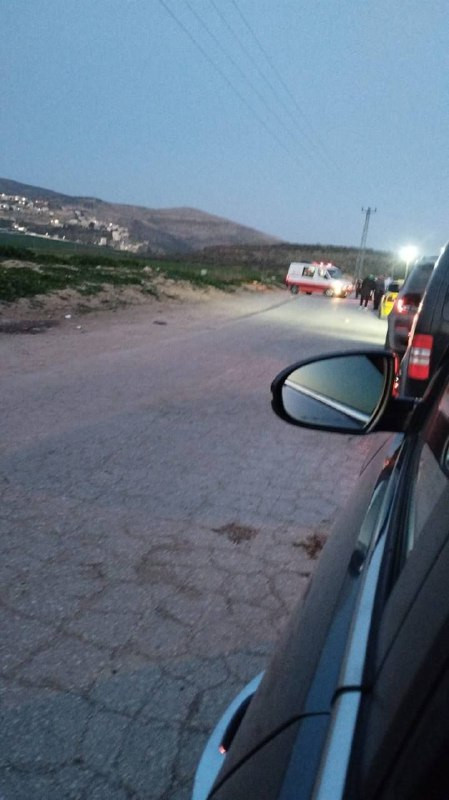 صورة| إصابة شاب بالضرب جراء اعتداء قوات الاحتلال على المواطنين عند حاجز بيت فوريك شرق نابلس....