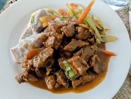 Vanuatu Beef Curry with Boiled Taro.jpg