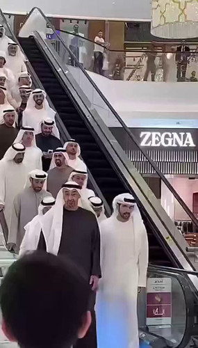 Dmf9VASBZND1dnAK.jpg
