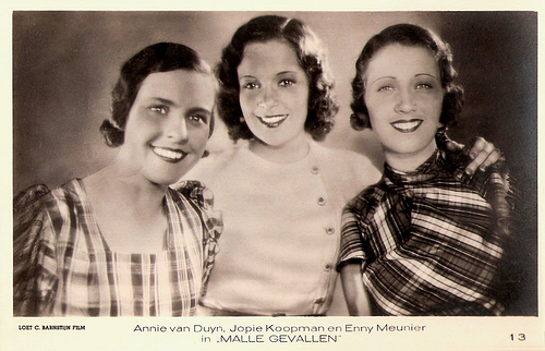 Annie van Duyn, Jopie Koopman and Enny Meunier in Malle gevallen.jpg