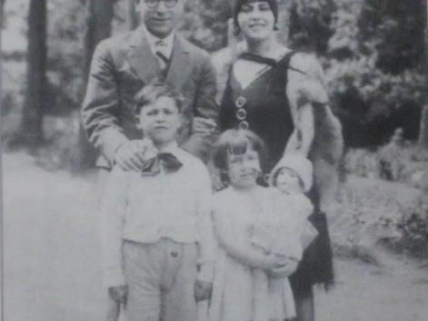 ab en greetje en pa en ma scholte zeldzame foto.jpg