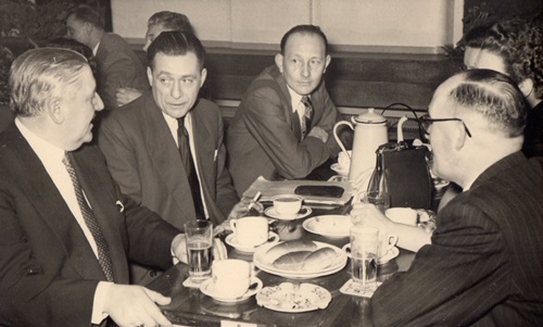 Solo Merksem Varia Democratisch feestje achteraan Frans Wellens Retroscoop.jpg