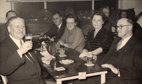 Solo Merksem Varia vooraan links nederlandse zanger Albert de Booy Retroscoop1.jpg