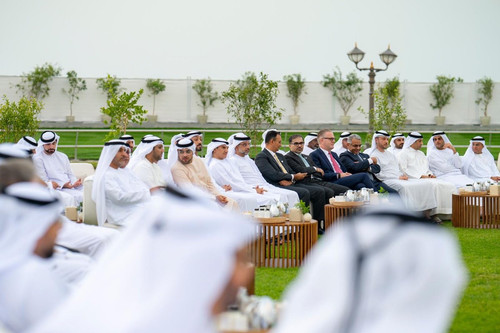 HCb45BLa8AAKq3a.jpg