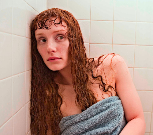 Bryce Dallas Howard lady in the water 041 rt.jpg