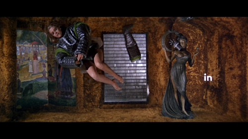 太空英雌芭芭丽娜.Barbarella.1968.BluRay.1080p.x265.10bit.TrueHD.2.0 UBits 000256.jpg