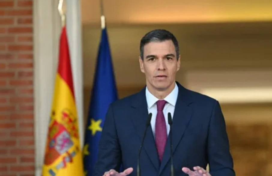 قال رئيس الوزراء الإسباني بيدرو سانشيز إن الإدارة الأمريكية دفعت قبل 23 عامًا إلى حرب في الشرق الأوسط بذريعة القضاء على أسلحة الدمار الشامل لدى نظام ص...