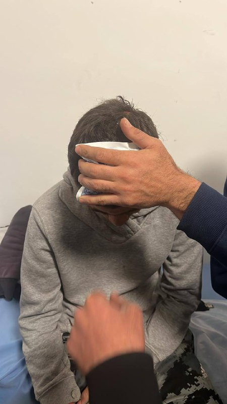 بعد احتجازه لأربع ساعات، نُقل الطفل محمد زياد نعسان (15 عامًا) من قرية المغير شرق رام الله إلى المستشفى عقب الإفراج عنه من قبل قوات الاحتلال....