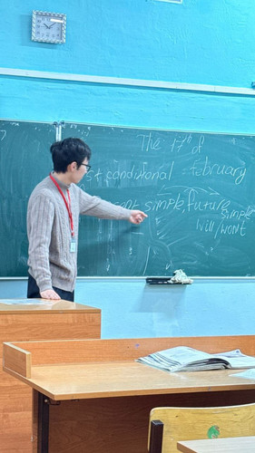 photo 5278436351076406283 y.jpg