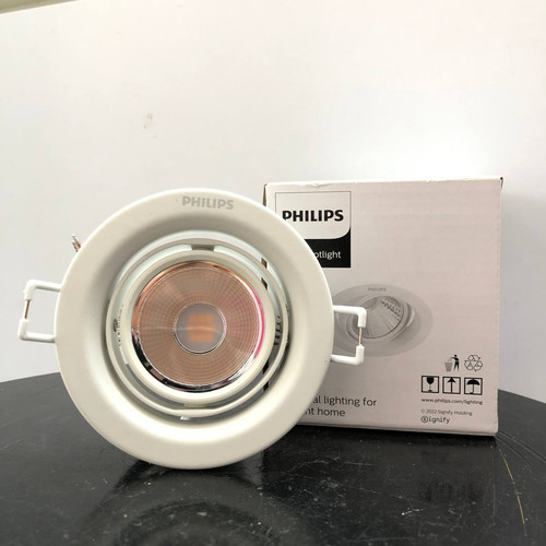 Den Spotlight am tran LED Philips 59776 POMERON 070 7w 220 240v 2700k 390lm (1)