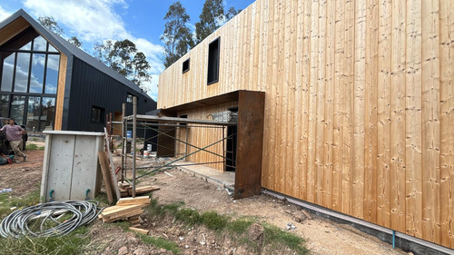 Casa 10 Instalação da marquise de aço corten 2.jpg