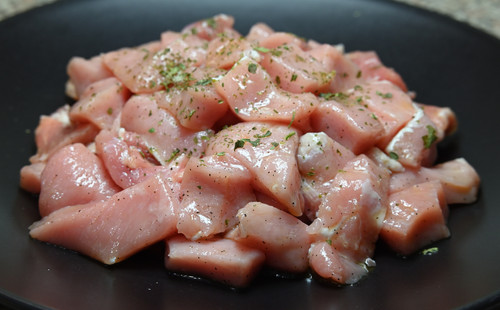 20251029 1709 NikonZ5 85mm f1.8 12mm ex.jpg