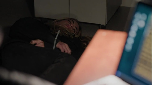 NCIS s23e10 Her Emily Wickersham gas 3.jpg