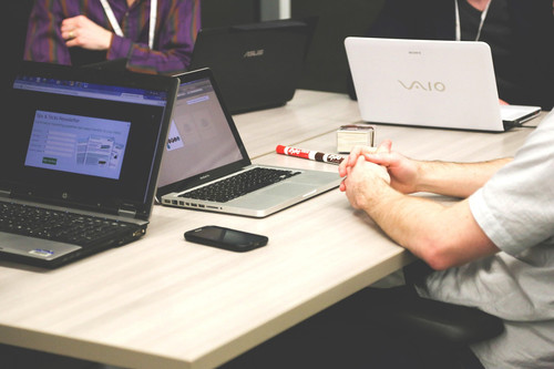 startupstockphotos laptops 593296 1920.jpg