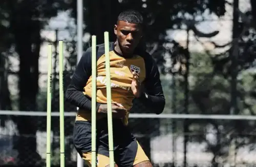 São Paulo ajusta saída de bola em treino e monitora possível retorno para duelo contra o Inter