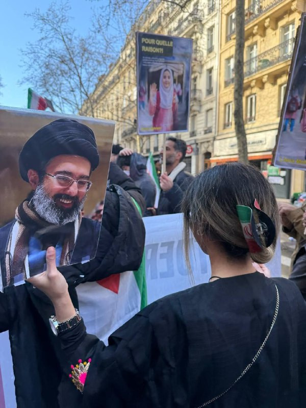 من تظاهرة في العاصمة الفرنسية باريس تنديداً بالعدوان الأمريكي - الإسرائيلي على إيران وفلسطين ولبنان...