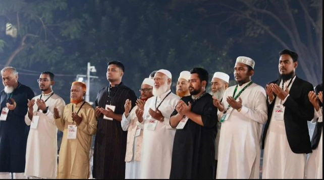 শহীদ মিনারে সাংবাদিকের প্রশ্নে জামায়াত আমির বললেন—‘এ প্রশ্ন আজকে কেন’