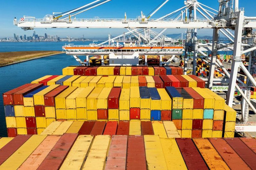 US Trade Deficit 2025 Falls as Goods Gap Hits Record.jpg