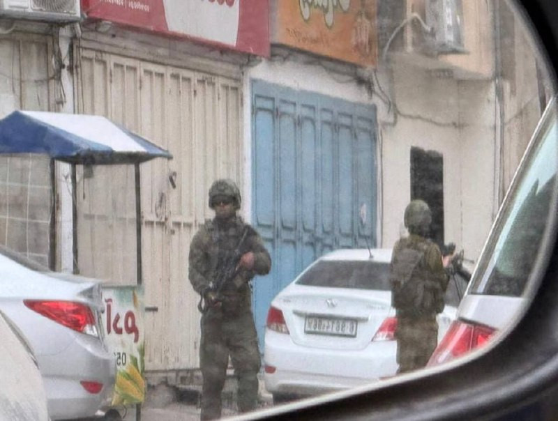جانب من اقتحام قوات الاحتلال بلدة دير الغصون شمال طولكرم، وتطلق الرصاص الحي خلال الاقتحام....
