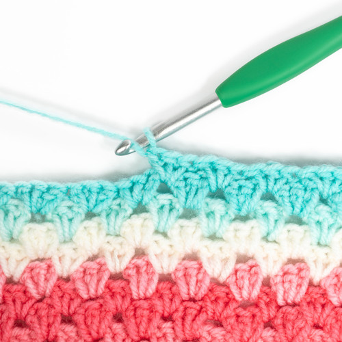 1048I Amour Crochet Hook Use.jpg