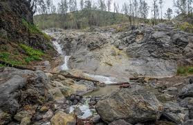 air terjun kalipait.jpg