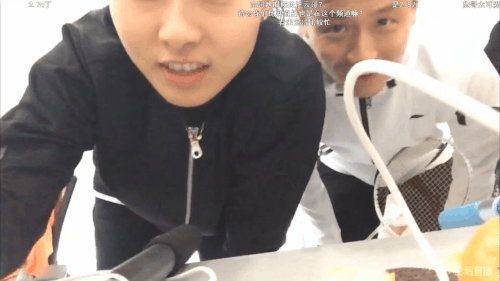 0062BoZOgy1hysmxkmvvsg30zk0k0b2q.gif