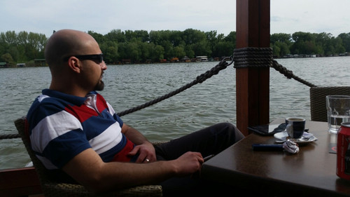 image d63749cf148bae9cf99fe03c3b4d336c8cdc34e7b0f77265acc5baa0dd27e1b0 V.jpg